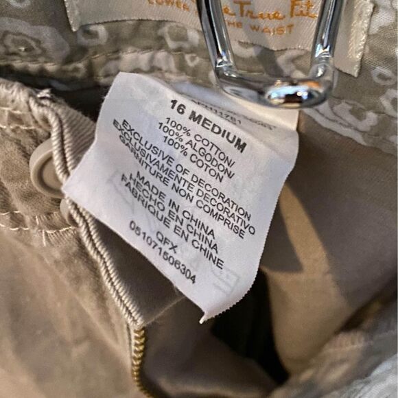 Lee Capri pants Size 16 medium color Tan - Picture 2 of 3